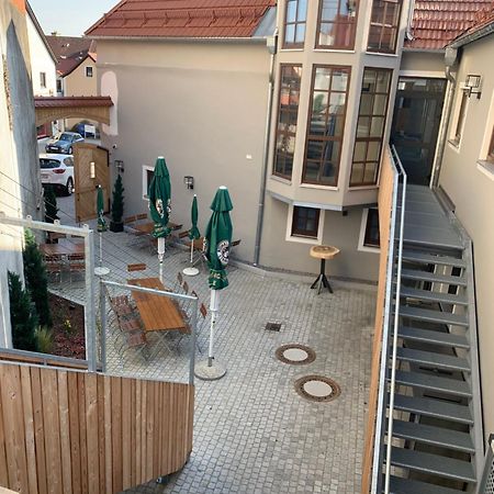 Hotelgasthof Kirchenwirt Schierling Esterno foto