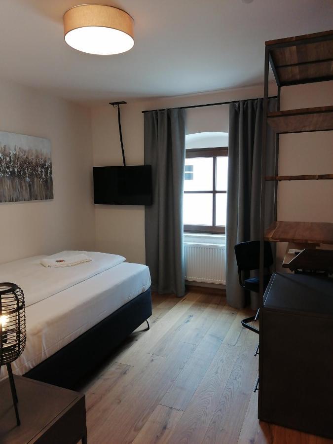 Hotelgasthof Kirchenwirt Schierling Esterno foto