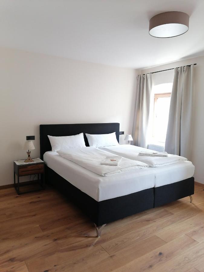 Hotelgasthof Kirchenwirt Schierling Esterno foto