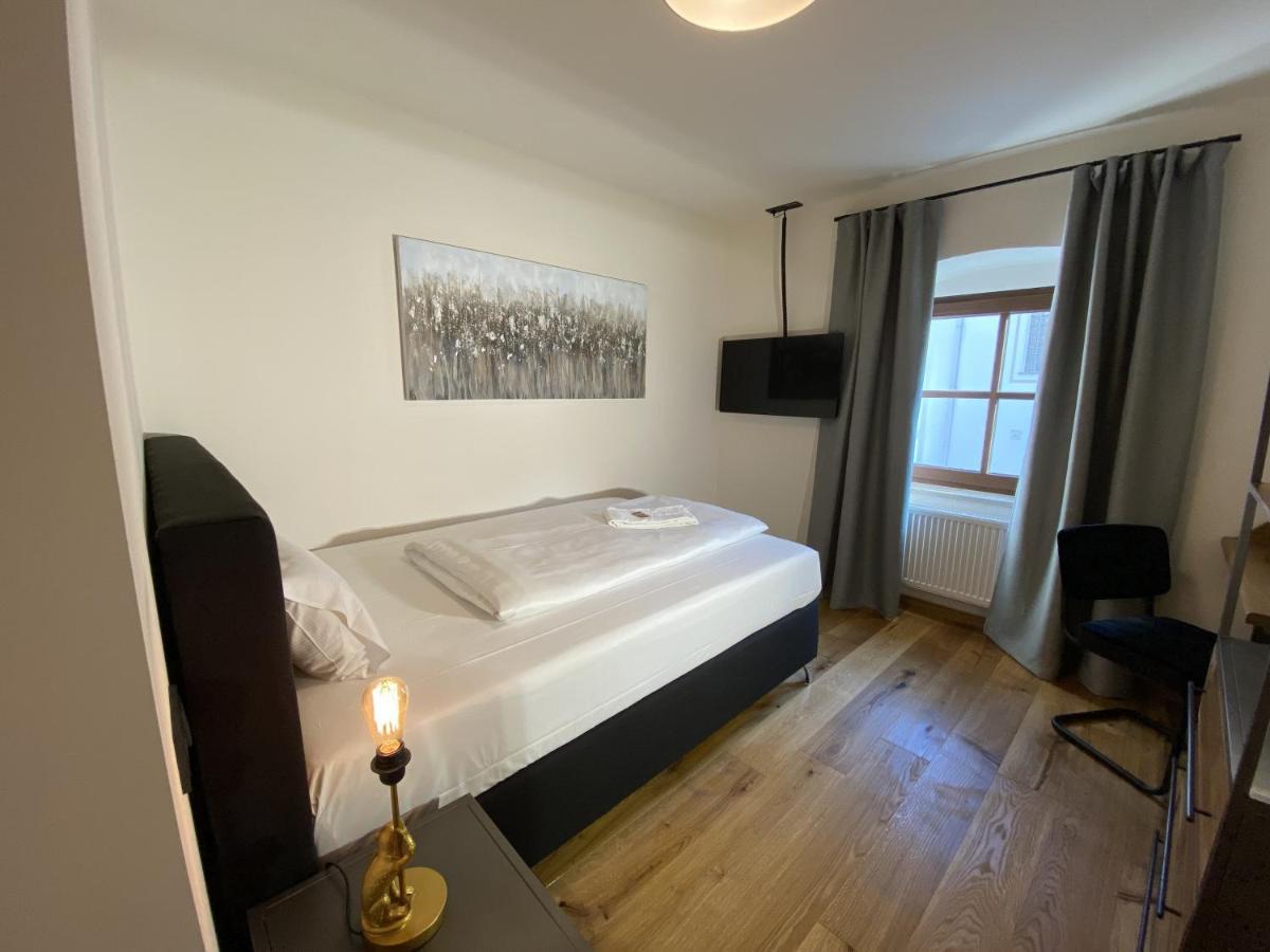Hotelgasthof Kirchenwirt Schierling Esterno foto
