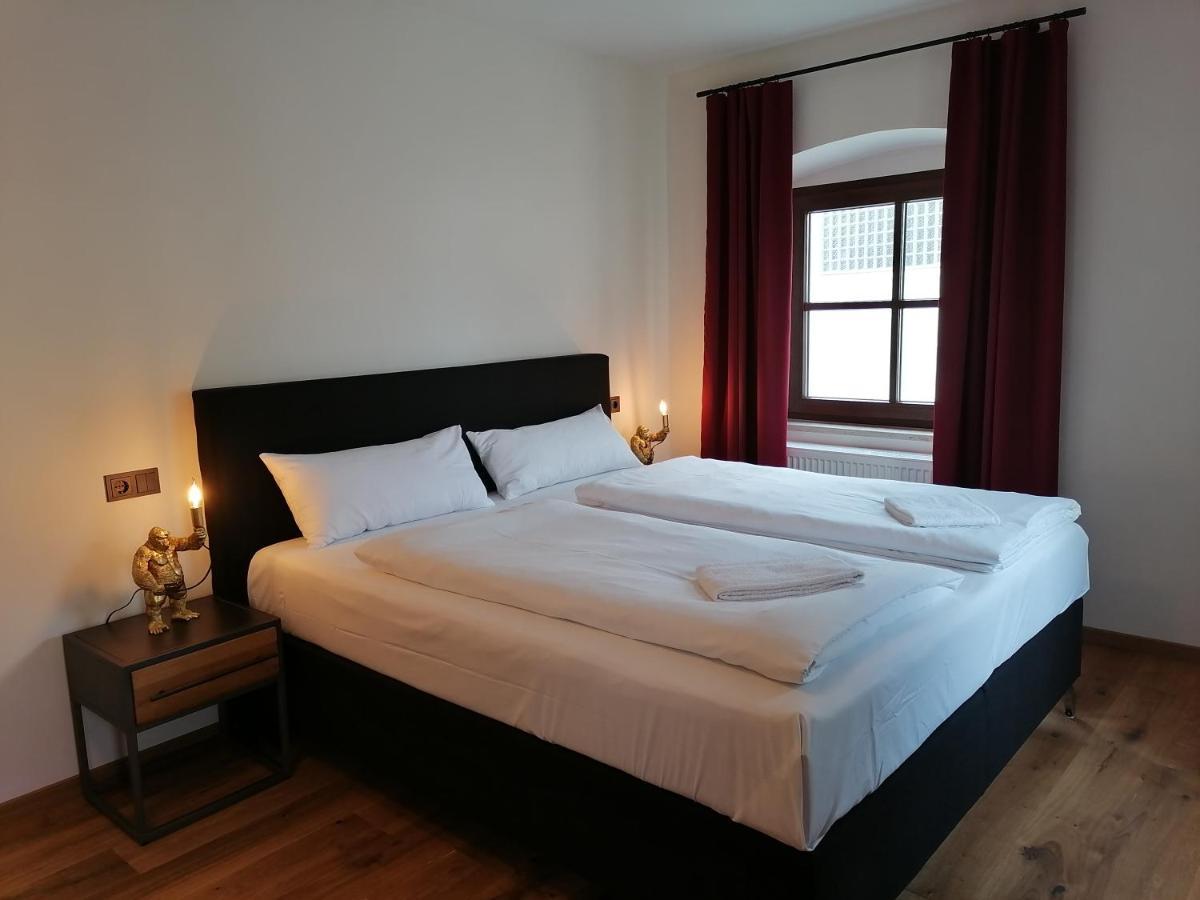 Hotelgasthof Kirchenwirt Schierling Esterno foto